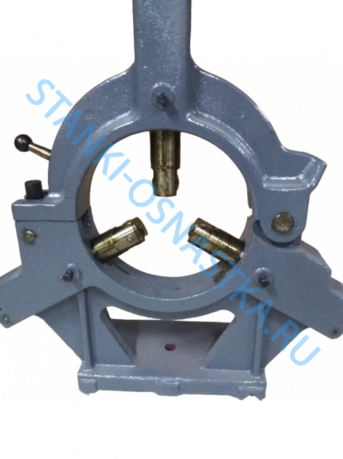Люнет неподвижный роликовый 1М63 (ф20-410мм) чугунный Люнет неподвижный роликовый 1М63 (ф20-410мм) чугунный