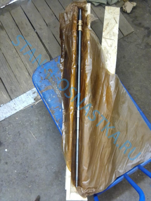 Винт поперечной подачи с 2-мя гайками 1Н65.50.150 Винт поперечной подачи с 2-мя гайками 1Н65.50.150